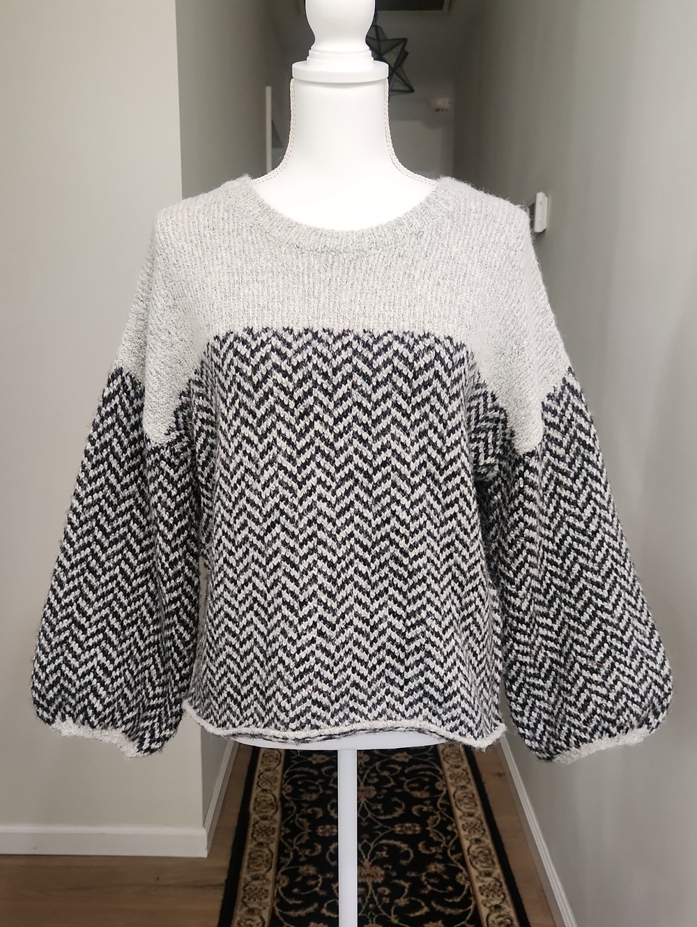 Blu Pepper Chevron Herringbone Colorblock Pullover Sweater Gray Black Oversized